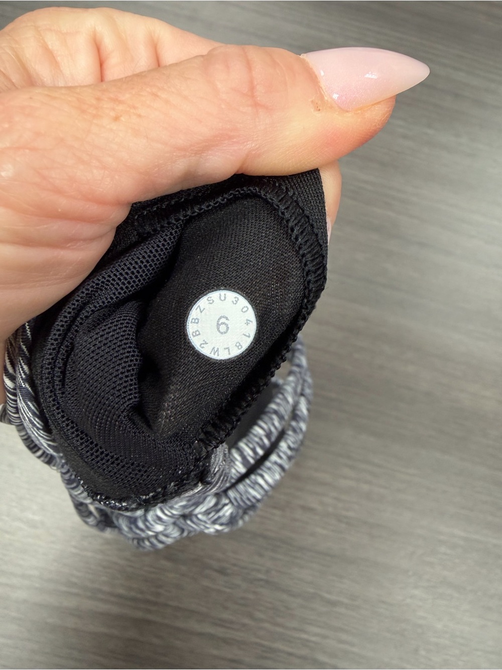 Lululemon Energy Sports Bra in Heathered Black & White - Picture 8 of 8